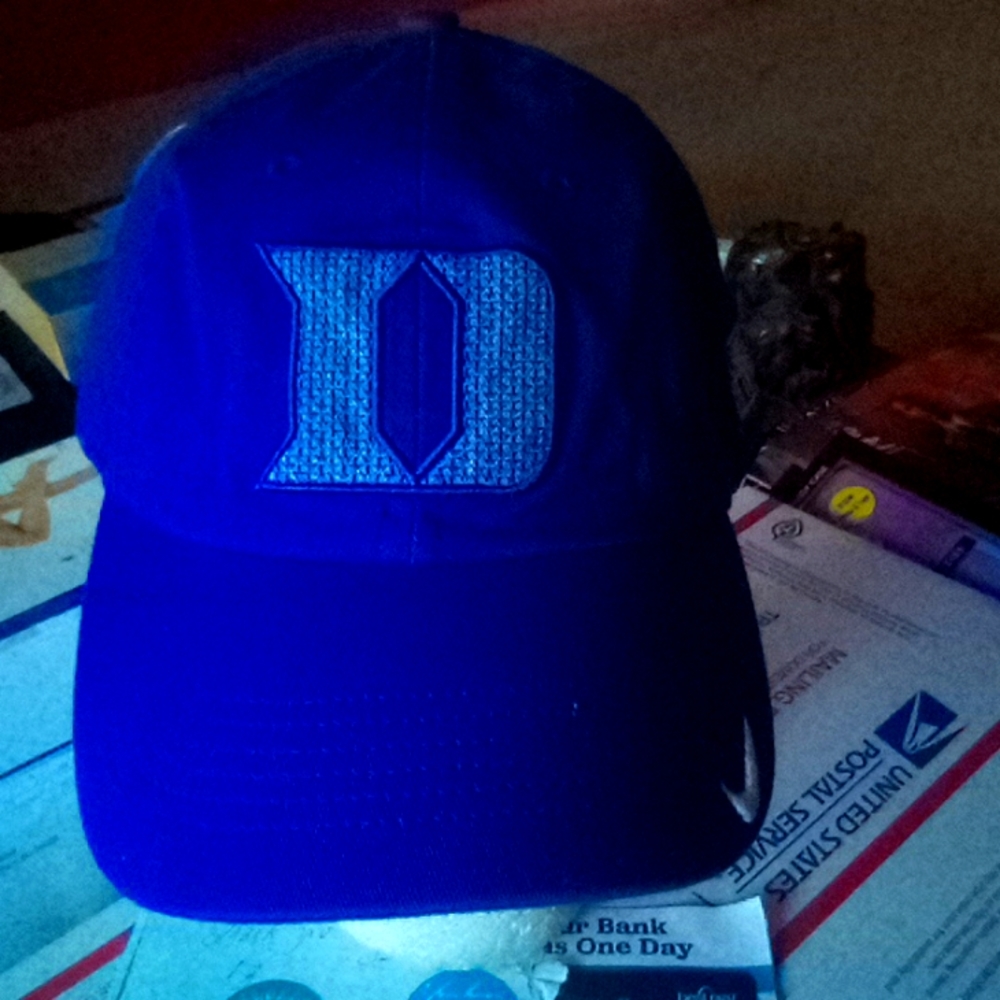 Duke University Nike $28 1 sz + Free scarf or hat.